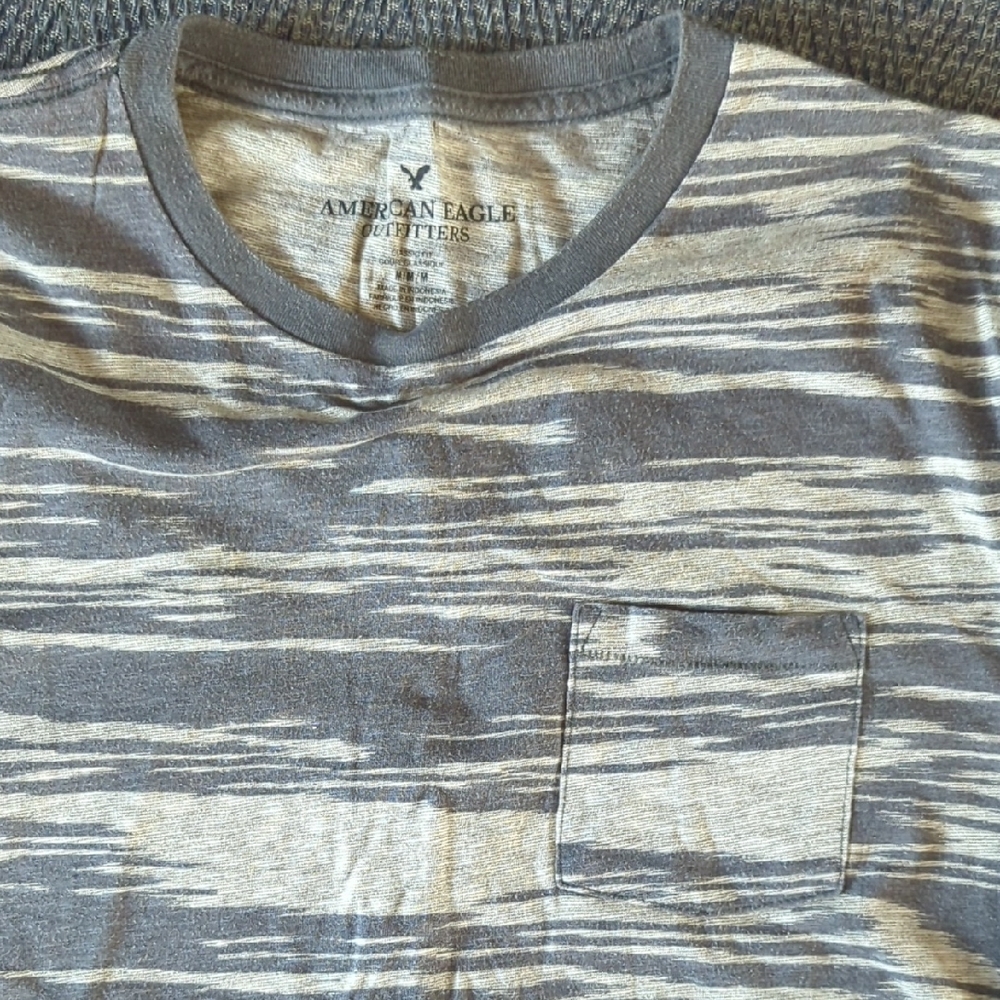 American Eagle Outfitters Gray Patterned Men's Tee